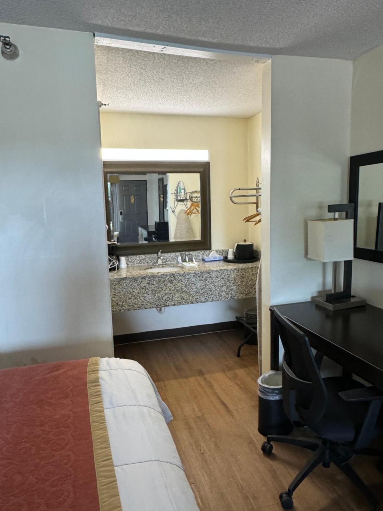Travel Inn - Lugoff Экстерьер фото